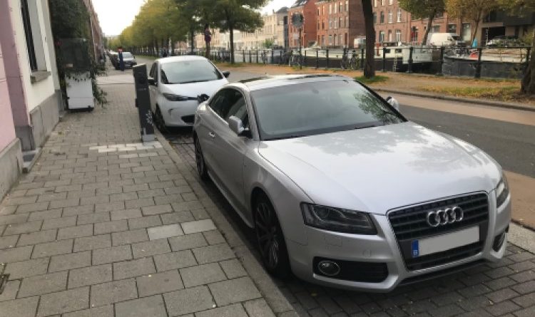 fout geparkeerd aan elektrische laadplaats